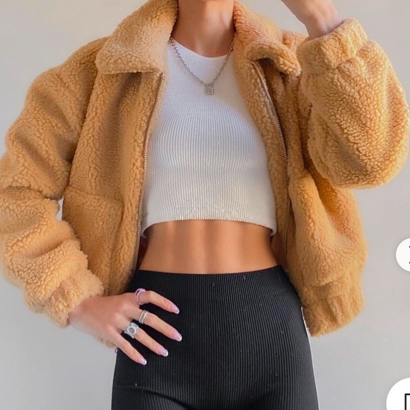 Urban Outfitters camel colored Sherpa jacket size medium. In perfect condition! - Picture 2 of 11
